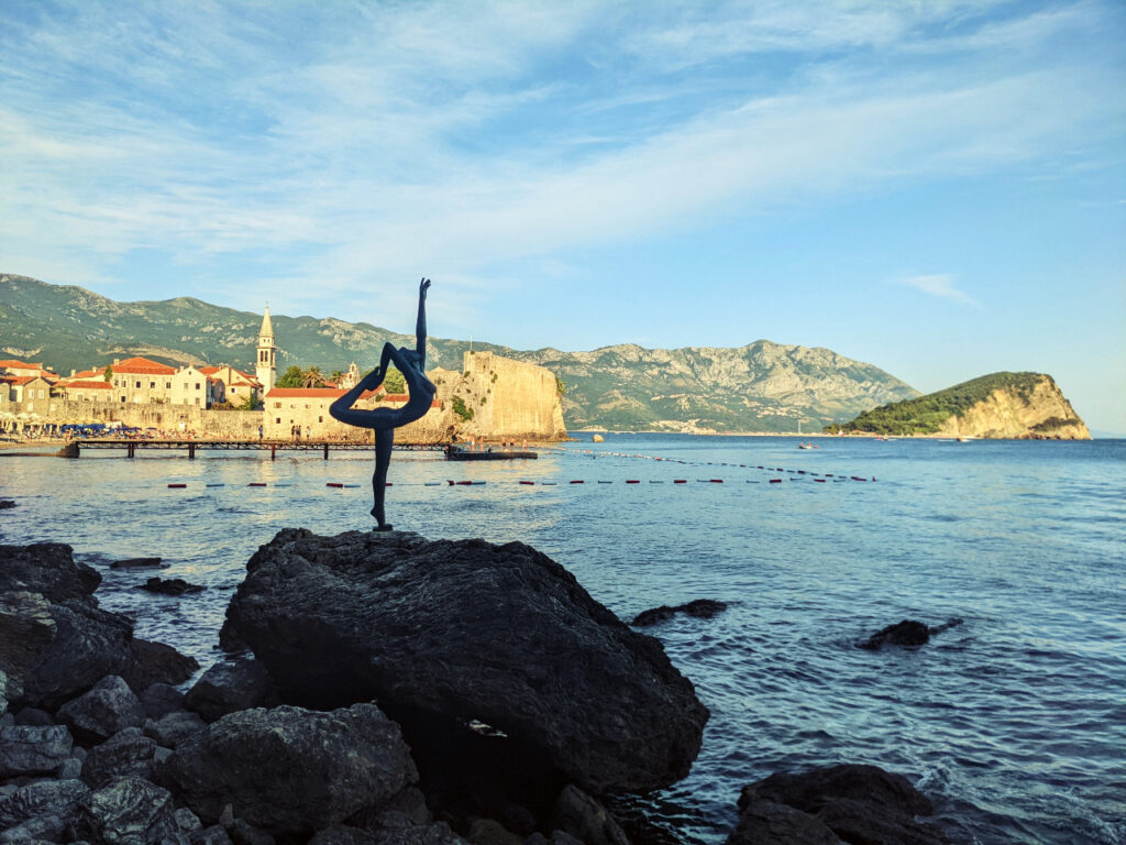 Budva dancing girl